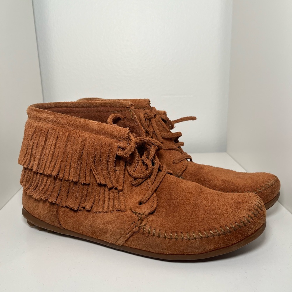 Minnetonka fall booties. Good condition.